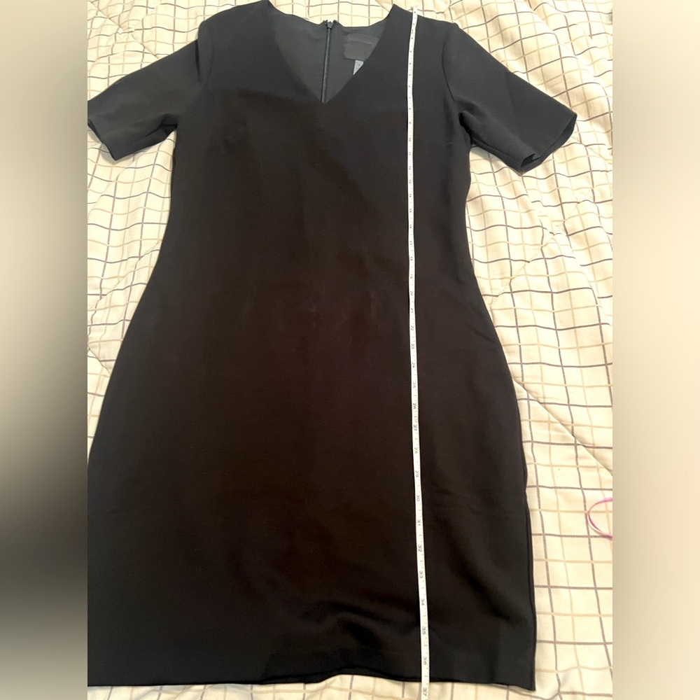 White House Black Market - Short Sleeve Sculpting AURA dress - 12 - Picture 6 of 9